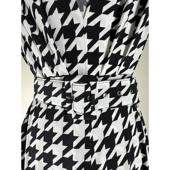 GoodTimeUSA Houndstooth V-Neck Jumpsuit – NWOT – Size Medium - Picture 2 of 8